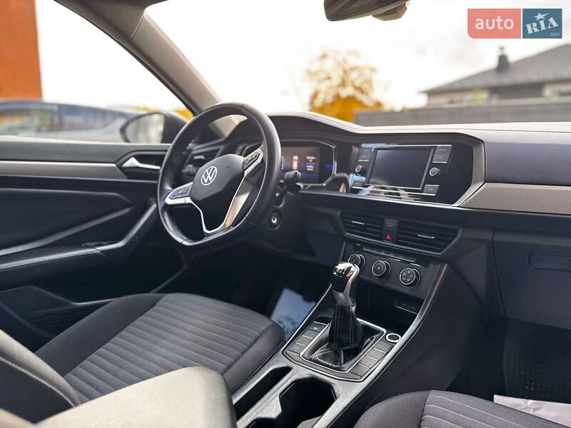 Седан Volkswagen Jetta 2022 в Ивано-Франковске