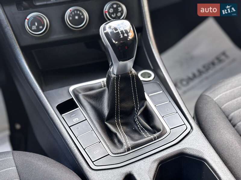 Седан Volkswagen Jetta 2022 в Ивано-Франковске