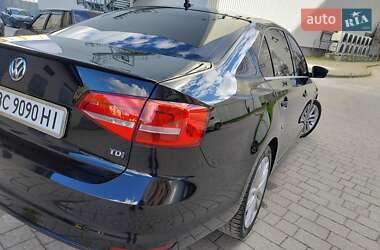 Седан Volkswagen Jetta 2015 в 