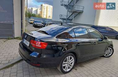 Седан Volkswagen Jetta 2015 в 