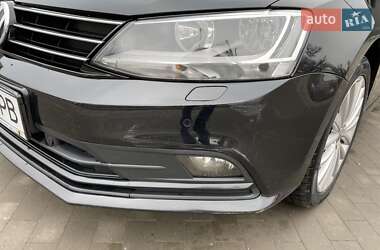 Седан Volkswagen Jetta 2016 в 