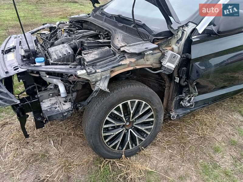 Седан Volkswagen Jetta 2020 в Черкасах