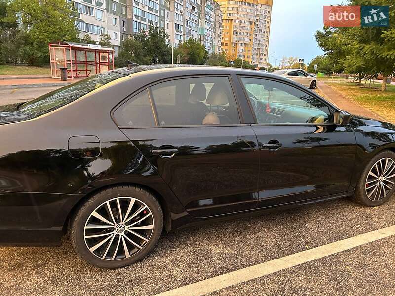 Седан Volkswagen Jetta 2016 в Черкассах