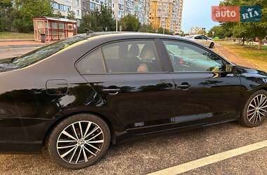 Седан Volkswagen Jetta 2016 в 