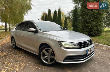 Седан Volkswagen Jetta 2015 в 