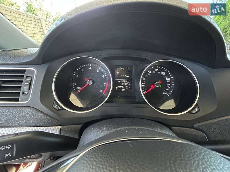 Седан Volkswagen Jetta 2017 в Днепре