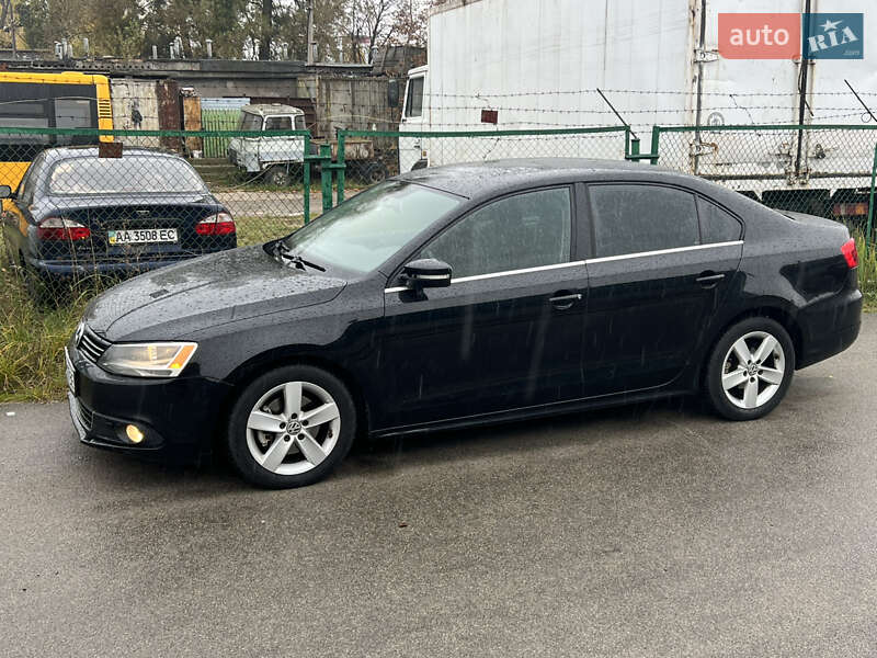 Седан Volkswagen Jetta 2013 в Киеве