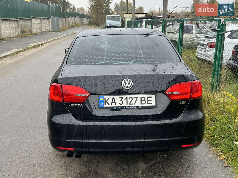 Седан Volkswagen Jetta 2013 в Киеве