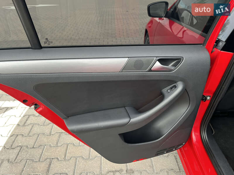 Седан Volkswagen Jetta 2016 в Киеве фото 15 Седан Volkswagen Jetta 2016 в Киеве