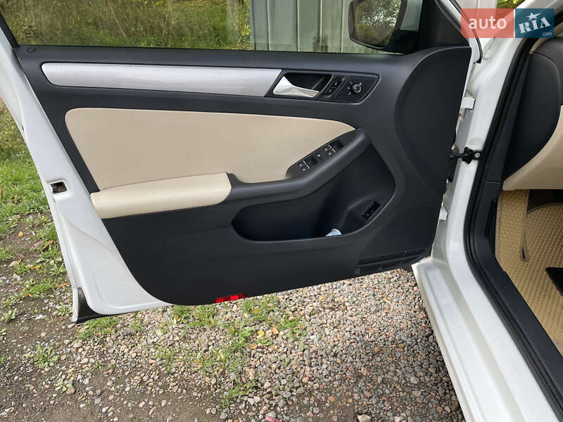 Седан Volkswagen Jetta 2015 в Кривом Роге фото 17 Седан Volkswagen Jetta 2015 в Кривом Роге