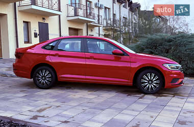 Седан Volkswagen Jetta 2020 в 