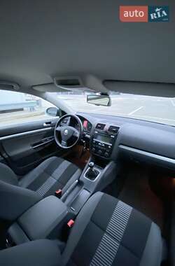 Седан Volkswagen Jetta 2008 в 