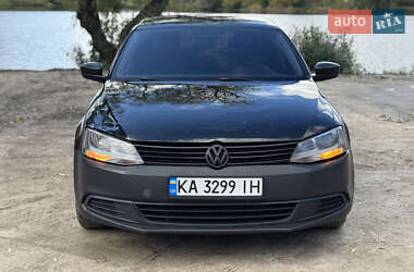 Седан Volkswagen Jetta 2013 в 