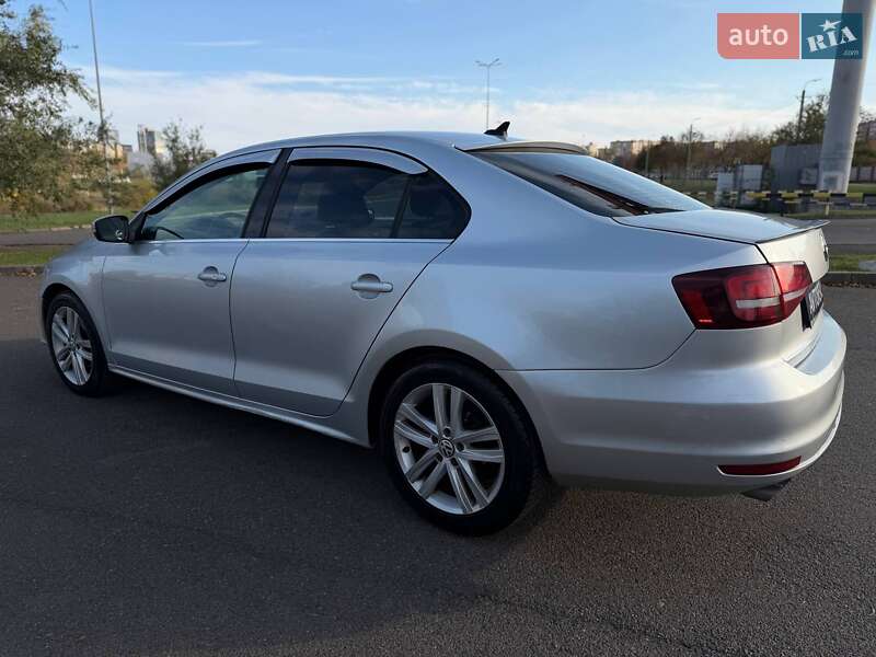 Седан Volkswagen Jetta 2015 в Кривом Роге