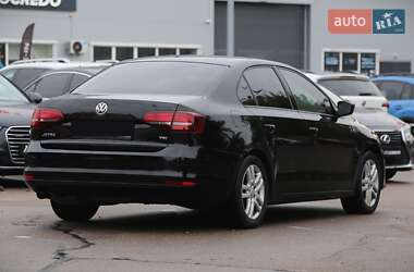 Седан Volkswagen Jetta 2017 в 