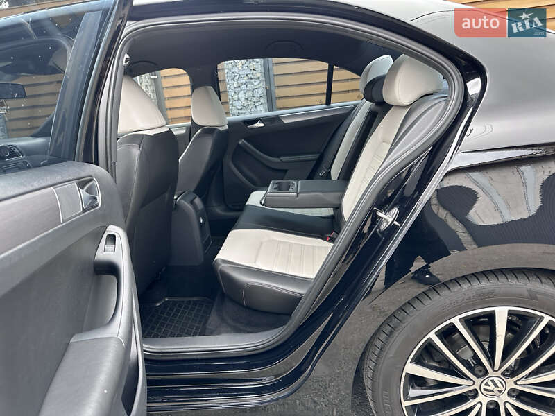 Седан Volkswagen Jetta 2015 в Києві фото 14 Седан Volkswagen Jetta 2015 в Києві