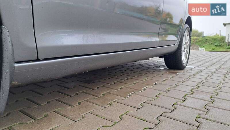 Седан Volkswagen Jetta 2006 в Вишневому фото 8 Седан Volkswagen Jetta 2006 в Вишневому