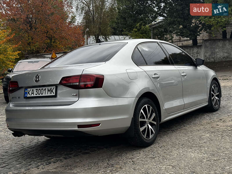 Седан Volkswagen Jetta 2016 в Києві