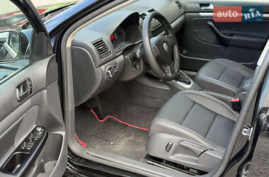 Седан Volkswagen Jetta 2006 в  фото 14 Седан Volkswagen Jetta 2006 в
