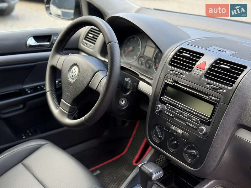 Седан Volkswagen Jetta 2006 в Новомосковске фото 19 Седан Volkswagen Jetta 2006 в Новомосковске