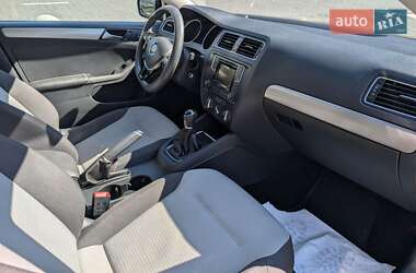 Седан Volkswagen Jetta 2017 в 