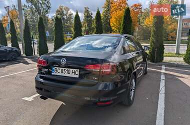 Седан Volkswagen Jetta 2017 в 