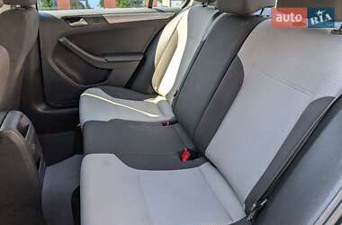 Седан Volkswagen Jetta 2017 в 