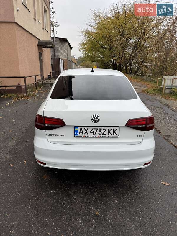 Седан Volkswagen Jetta 2016 в Харькове