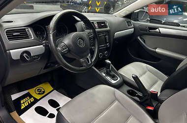 Седан Volkswagen Jetta 2014 в 