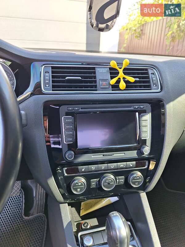 Седан Volkswagen Jetta 2015 в Ізмаїлі