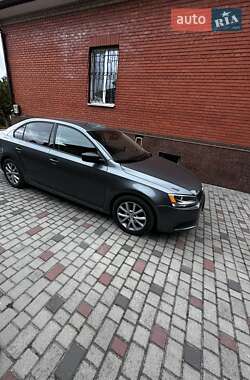 Седан Volkswagen Jetta 2014 в 