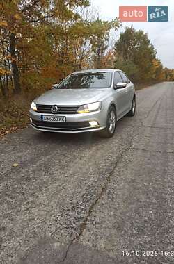 Седан Volkswagen Jetta 2016 в 