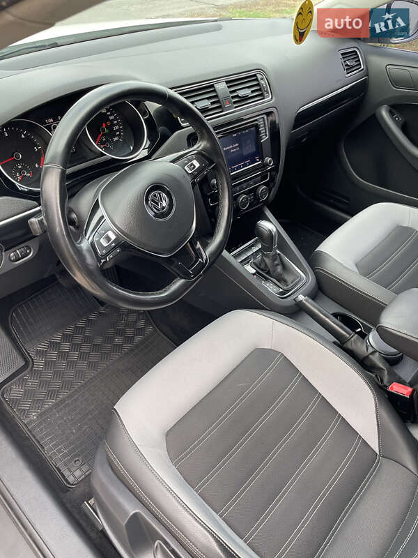Седан Volkswagen Jetta 2016 в Магдалинівці фото 16 Седан Volkswagen Jetta 2016 в Магдалинівці