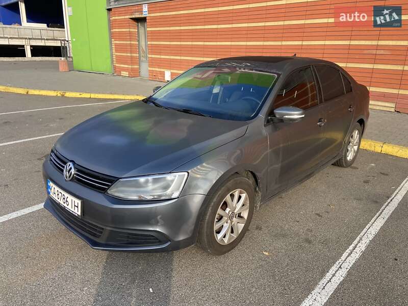 Седан Volkswagen Jetta 2012 в Києві
