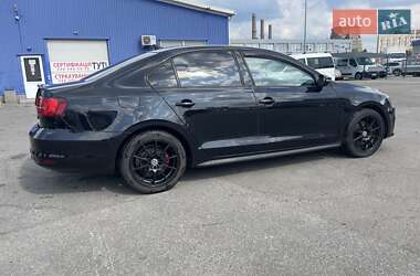 Седан Volkswagen Jetta 2015 в  фото 24 Седан Volkswagen Jetta 2015 в