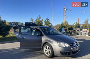 Седан Volkswagen Jetta 2005 в  фото 4 Седан Volkswagen Jetta 2005 в