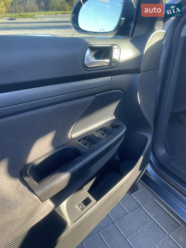 Седан Volkswagen Jetta 2005 в Хмельницькому фото 17 Седан Volkswagen Jetta 2005 в Хмельницькому