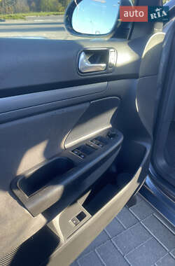 Седан Volkswagen Jetta 2005 в  фото 17 Седан Volkswagen Jetta 2005 в
