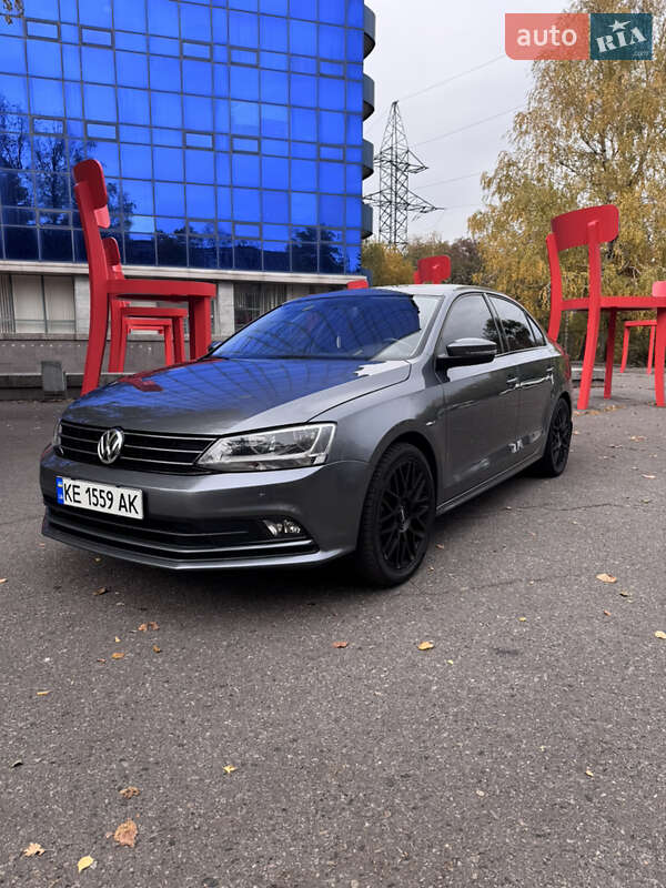 Седан Volkswagen Jetta 2016 в Дніпрі фото Седан Volkswagen Jetta 2016 в Дніпрі