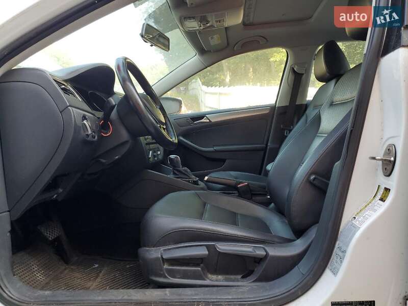 Седан Volkswagen Jetta 2015 в Львові фото 7 Седан Volkswagen Jetta 2015 в Львові