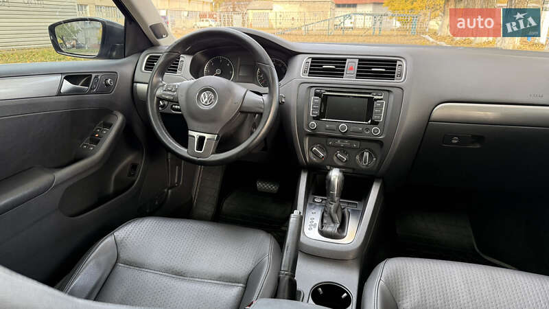 Седан Volkswagen Jetta 2013 в Киеве фото 37 Седан Volkswagen Jetta 2013 в Киеве