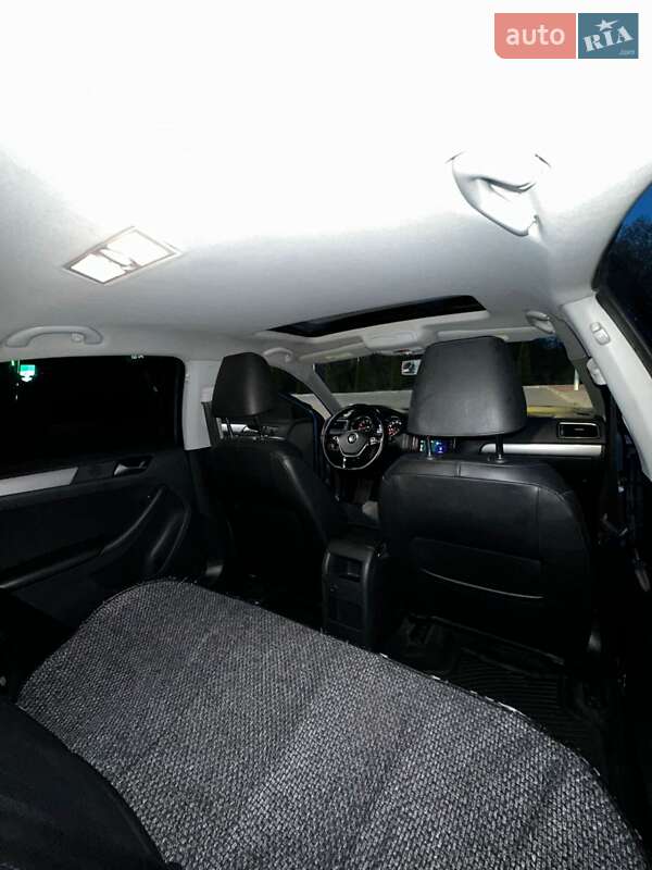 Седан Volkswagen Jetta 2016 в Хмельницком