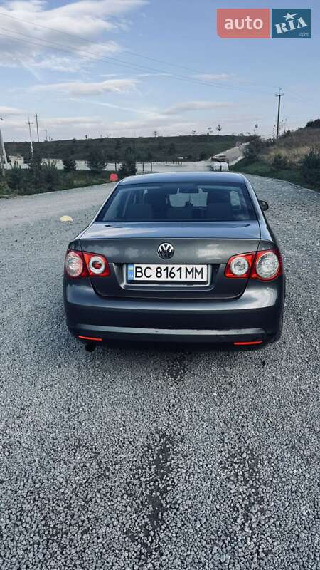 Седан Volkswagen Jetta 2005 в Львове