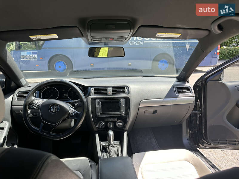 Седан Volkswagen Jetta 2015 в Ужгороді фото 6 Седан Volkswagen Jetta 2015 в Ужгороді