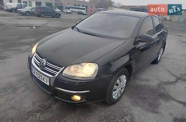 Седан Volkswagen Jetta 2006 в Шполі