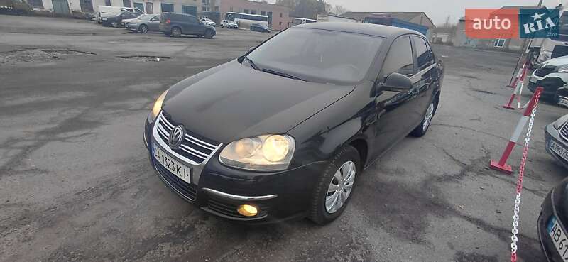 Седан Volkswagen Jetta 2006 в  фото Седан Volkswagen Jetta 2006 в