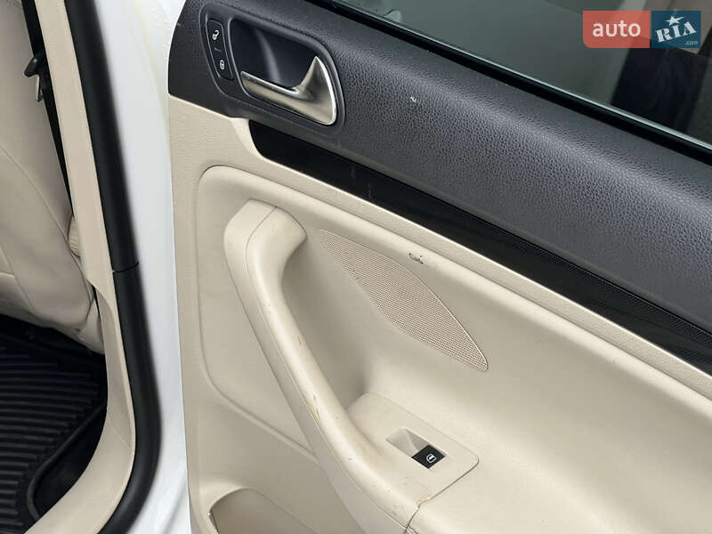 Универсал Volkswagen Jetta 2012 в Киеве