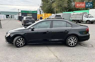 Седан Volkswagen Jetta 2017 в 