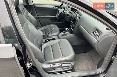 Седан Volkswagen Jetta 2017 в 