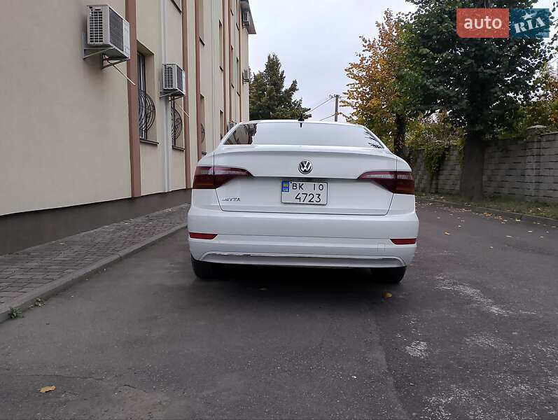 Седан Volkswagen Jetta 2018 в Рівному